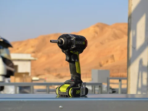 Cordless impact driver power tool